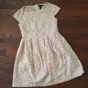 Forever 21 dress. F21 cap sleeve lace. Pink color.